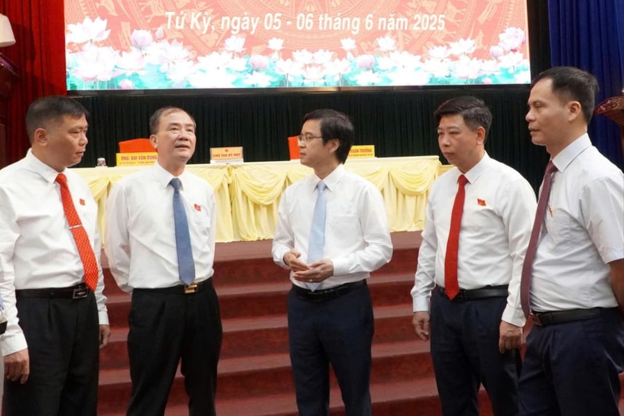 Ở đâu cũng là đại biểu của dân