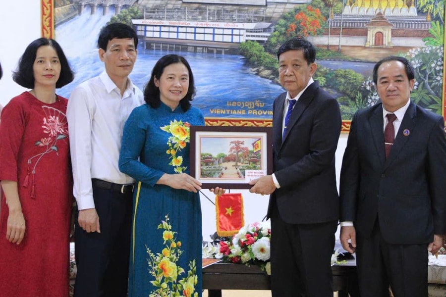 Tăng cường mối quan hệ hữu nghị đặc biệt Hải Dương - Viêng Chăn