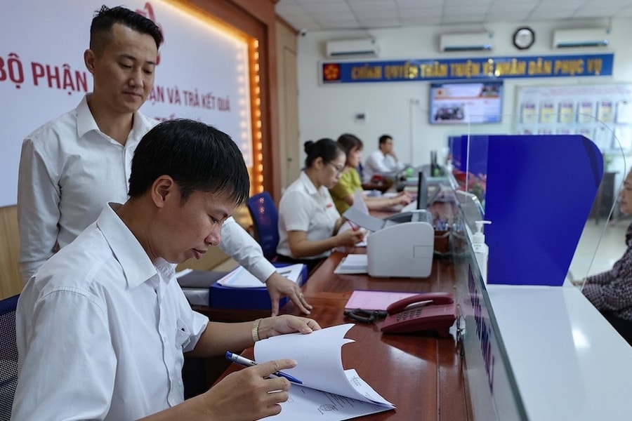 Bỏ hình thức kỷ luật giáng chức, hạ bậc lương với công chức, cán bộ