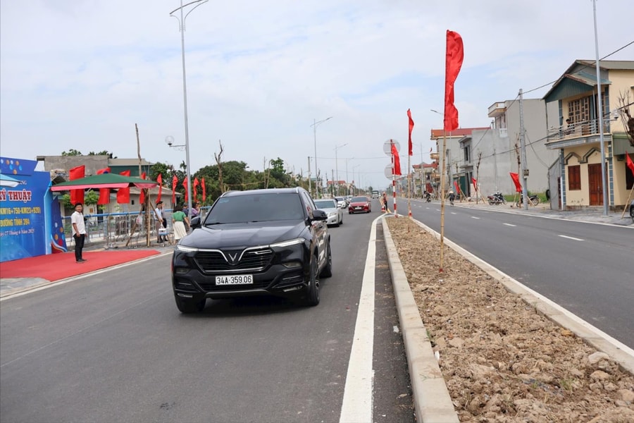 Binh Giang opens technical traffic on provincial road 395