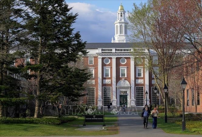Đại học Harvard công bố phương án đầu tiên hỗ trợ sinh viên quốc tế