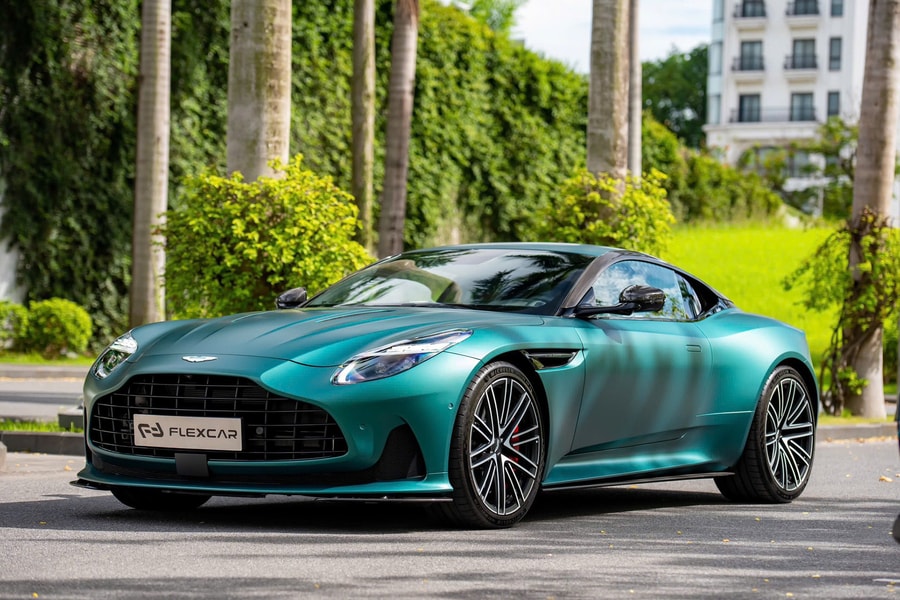 Siêu xe Aston Martin DB12 duy nhất tại Việt Nam rớt giá 9 tỷ sau 600 km lăn bánh