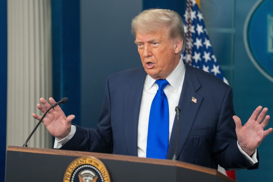 Tổng thống Trump từ bỏ chính sách 'Nước Mỹ trên hết' để can dự vào vũng lầy Trung Đông?