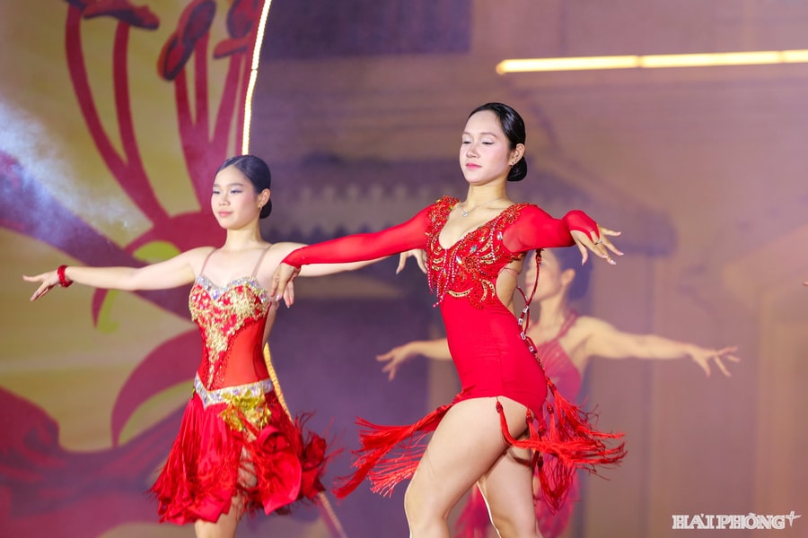 Sôi động đêm hội chào mừng Hải Dương – Hải Phòng hợp nhất