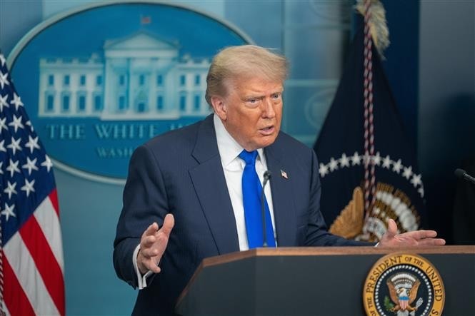 Tổng thống Trump sắp gửi thư áp thuế đến 12 quốc gia, thuế suất lên tới 70%