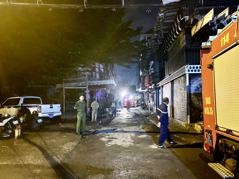 Tích cực cứu hộ, cứu nạn vụ cháy chung cư trong đêm ở TP Hồ Chí Minh làm 8 người tử vong