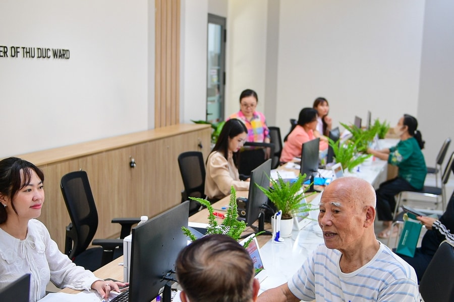 Tiếp nhận người không chuyên trách làm công chức khi đủ tiêu chuẩn