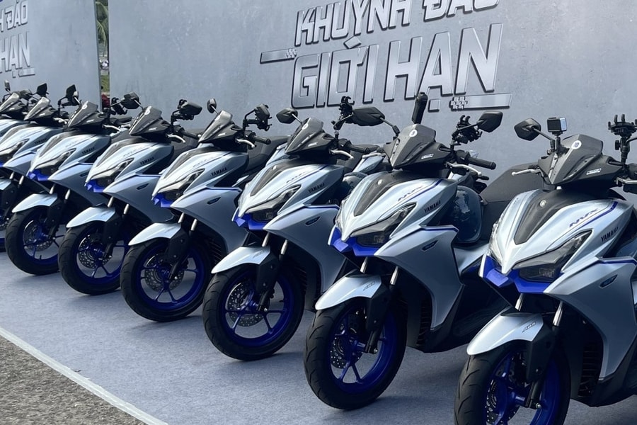 Xe máy mới ùn ùn đổ về đại lý, giá bán còn giảm sâu trong những tháng tới