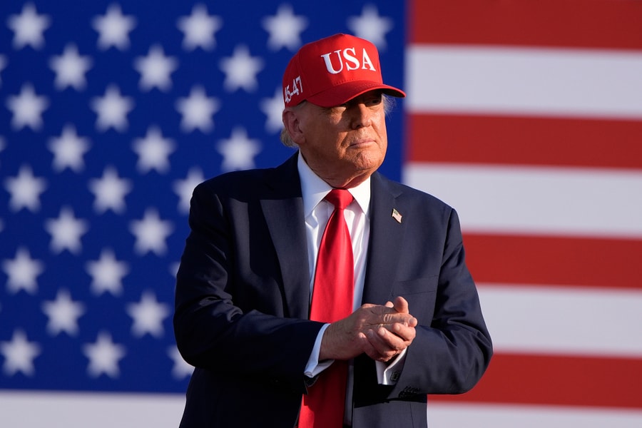 Ông Trump áp thuế 25% lên hàng hóa Nhật Bản, Hàn Quốc