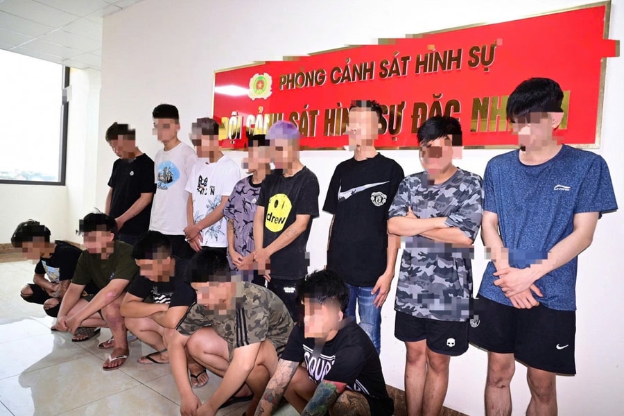 Công an TP Hải Phòng tạm giữ 9 thanh niên mang kiếm, gây rối trật tự công cộng