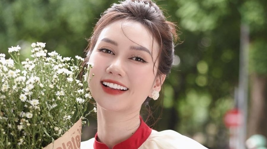 Diễn viên Hương Giang đăng ký kết hôn
