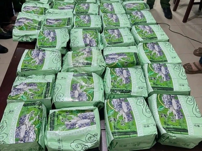 Phá đường dây ma túy xuyên quốc gia, thu giữ 60 bánh heroin, 37 kg ma túy đá