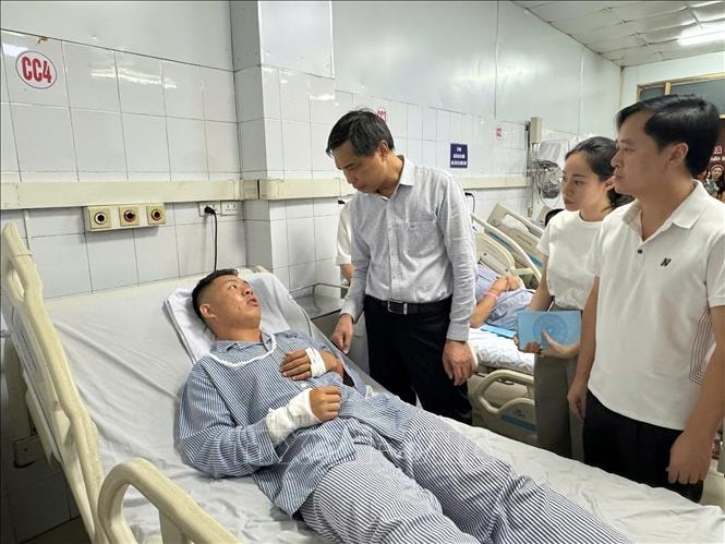 Sức khỏe các nạn nhân sống sót sau vụ lật tàu trên vịnh Hạ Long ra sao?