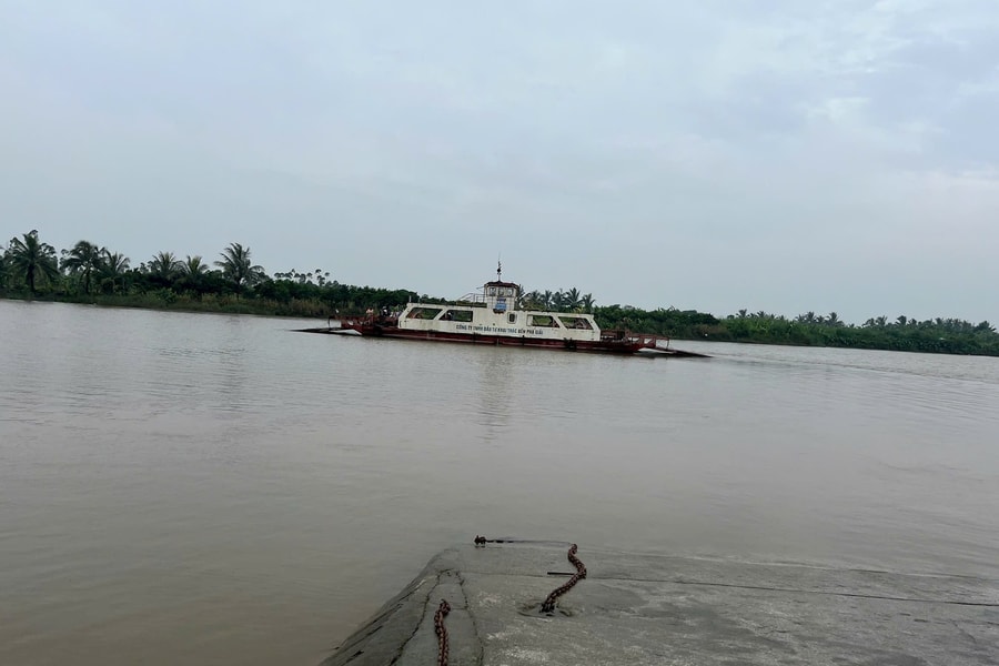Cấm hoạt động bến khách ngang sông khi có tình huống khẩn cấp
