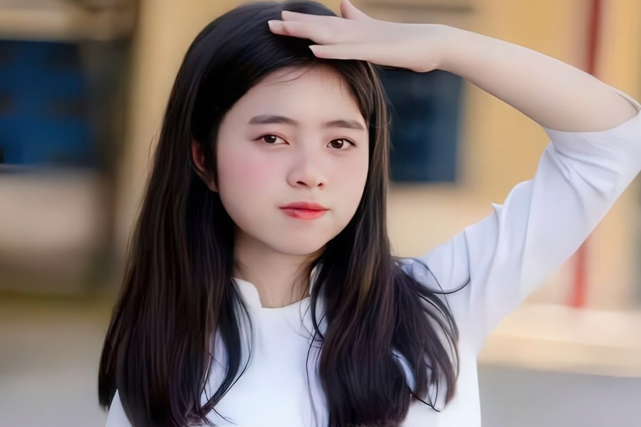Nữ sinh mồ côi cha mẹ đạt 29 điểm thi tốt nghiệp, mơ ước thành cô giáo dạy văn