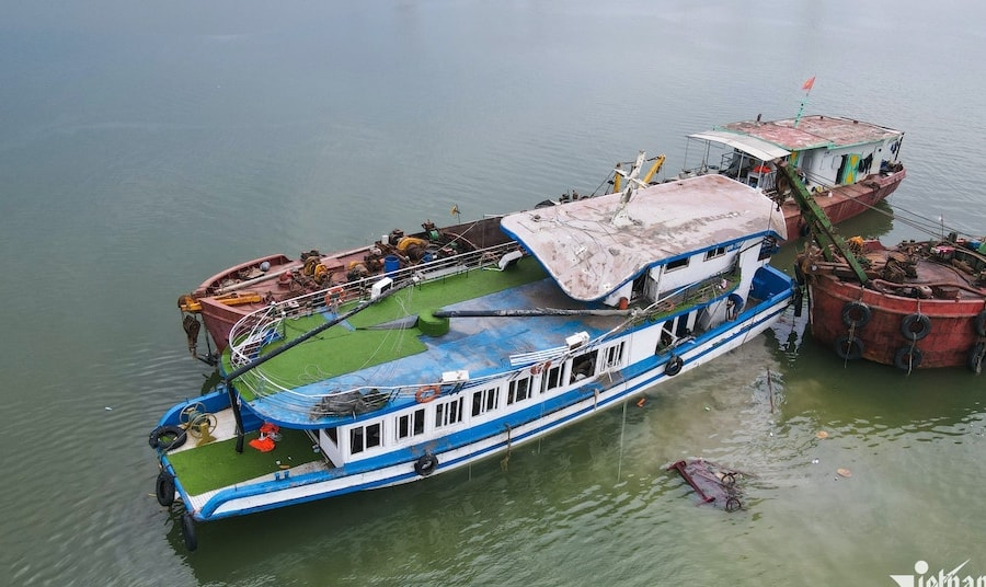 Tàu chìm, làm sao để sống sót?
