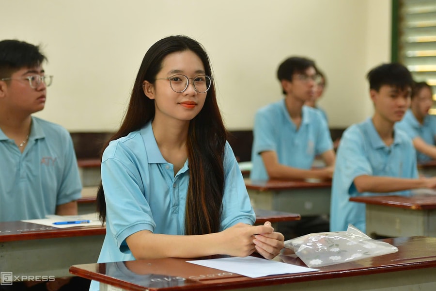 Bộ Giáo dục và Đào tạo: 28,75 điểm tổ hợp A00 bằng 27,5 điểm D01