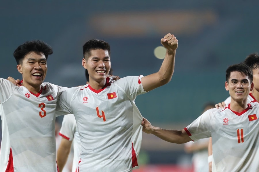 Ra quân tối nay, huấn luyện viên Kim Sang Sik làm mới hàng công U23 Việt Nam