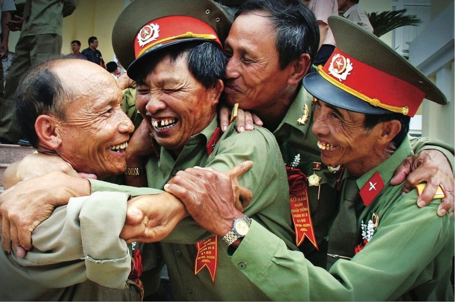 Những xúc cảm lặng thầm từ triển lãm 'Uống nước nhớ nguồn' ở Hải Phòng