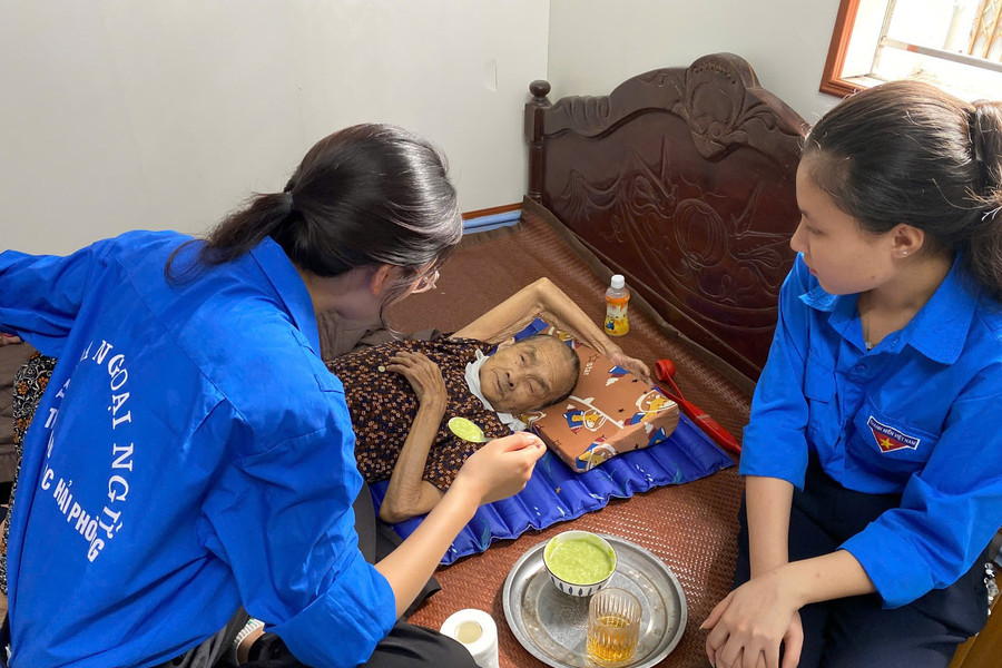 Những bữa cơm tri ân ấm áp nghĩa tình