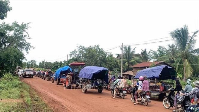 Campuchia thông báo mở rộng vùng cấm bay - Thái Lan đóng cửa trường học