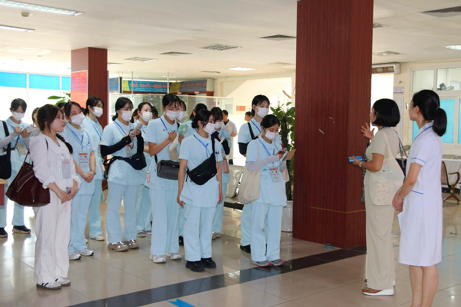 32 sinh viên Nhật Bản thực tập tại Trường Đại học Kỹ thuật y tế Hải Dương