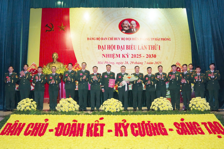 Xây dựng Đảng bộ Bộ đội Biên phòng vững mạnh