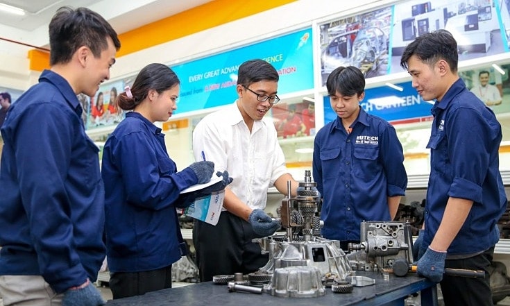 Học phí ngành kỹ thuật ô tô từ 14 đến 80 triệu đồng mỗi năm