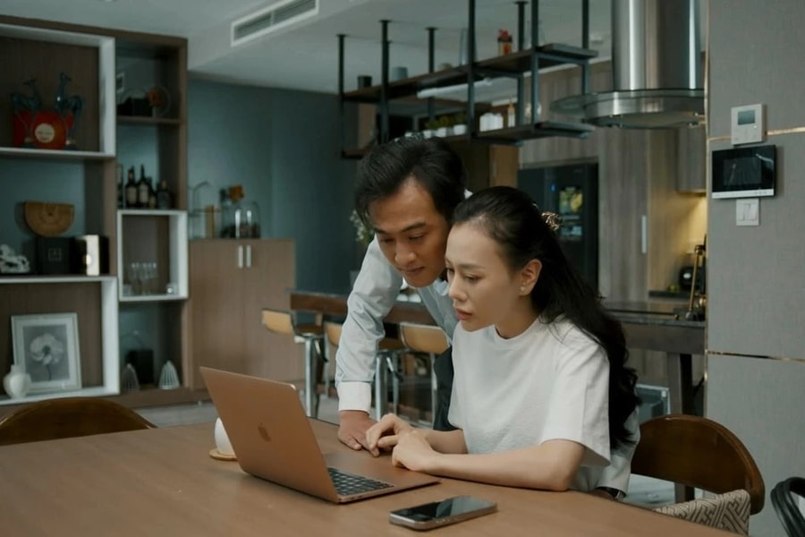 Diễn viên Phương Oanh nói Shark Bình hồi hộp khi vợ tái xuất màn ảnh nhỏ