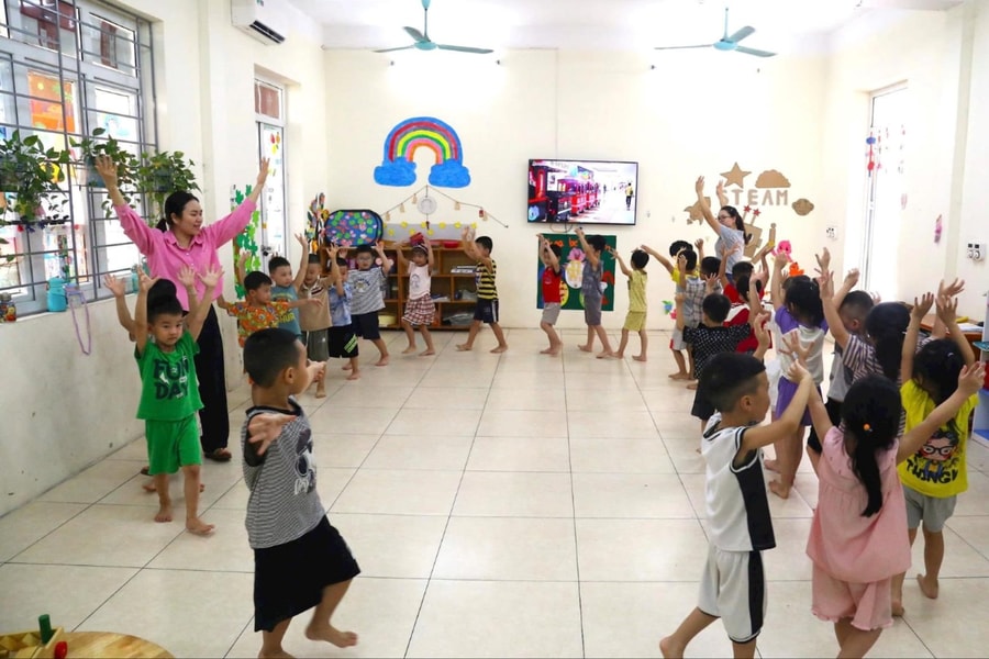 Nhiều trường mầm non mở cửa đón trẻ dịp hè