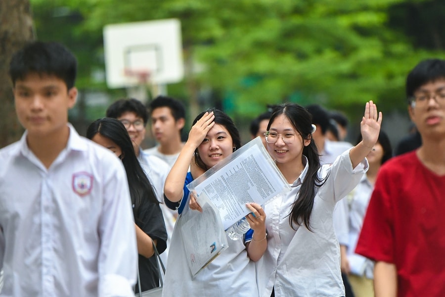 Điểm chuẩn đại học khối ngành kinh tế năm 2025 sẽ ra sao?