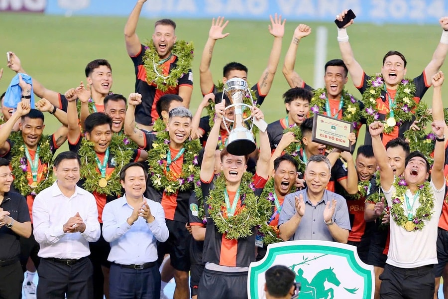 V-League 2025/26 nóng hừng hực trước ngày bóng lăn