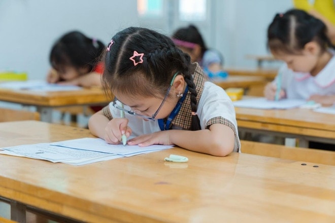 Truyền thống 'nét chữ nết người' của người Việt và lợi ích từ luyện chữ cho con