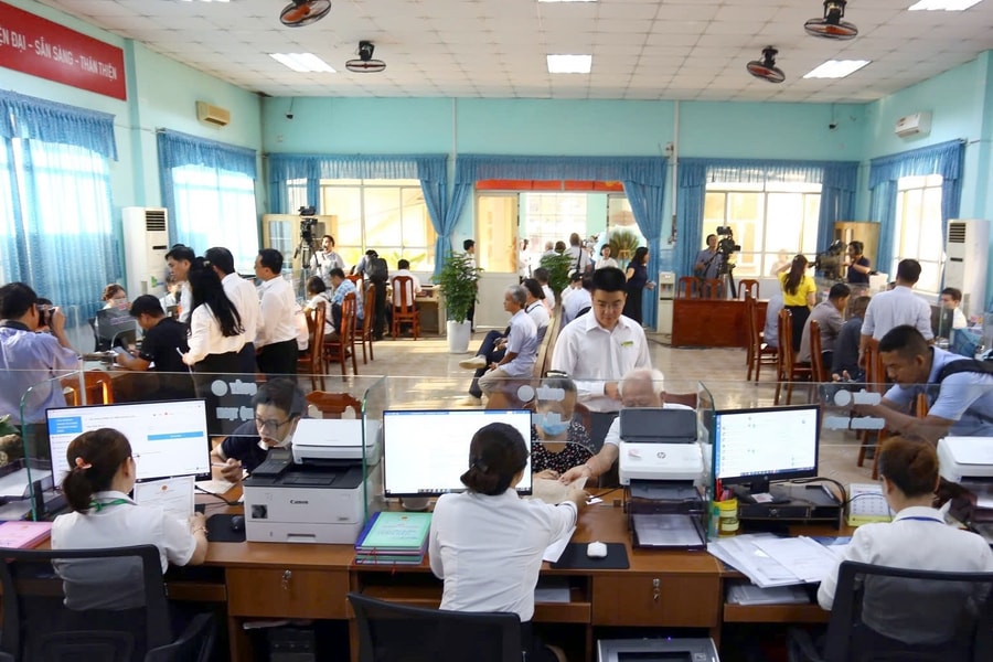 Bộ Nội vụ chọn 34 cán bộ tiêu biểu đưa về địa phương