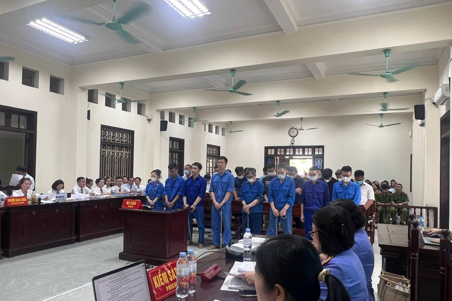 Chia chác tiền hối lộ của nhóm bị cáo nguyên là cán bộ, công chức Chi cục Hải quan cảng 2