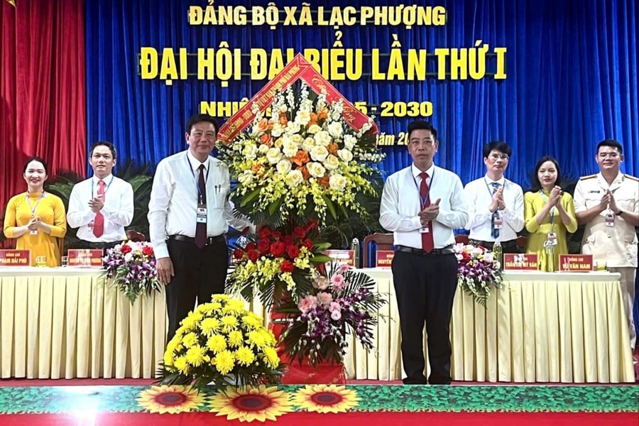 Chú trọng kiểm tra, giám sát để thực hiện thành công nghị quyết Đại hội Đảng bộ xã Lạc Phượng