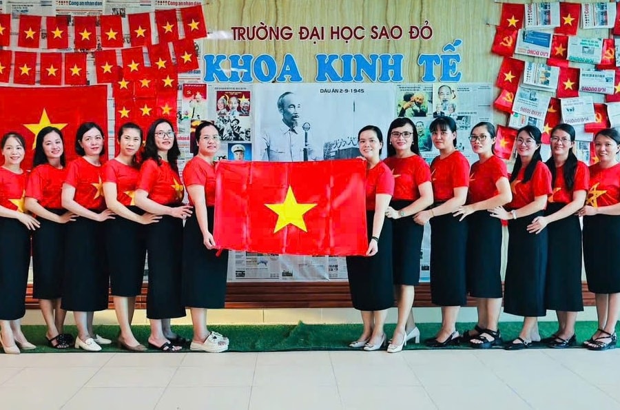 Sinh ra ngày độc lập - lớn lên cùng đất nước