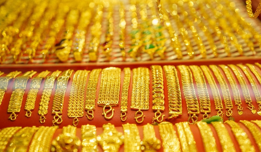 Giá vàng suy yếu sau ‘cuộc gặp lịch sử’ tại Nhà Trắng