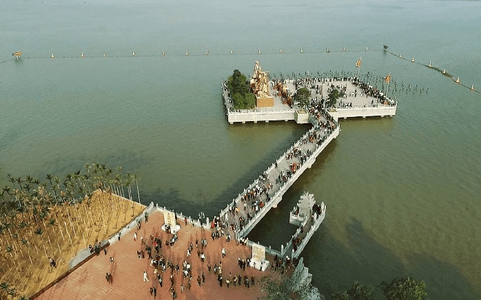Phơi phới niềm tự hào trên khu di tích Bạch Đằng Giang