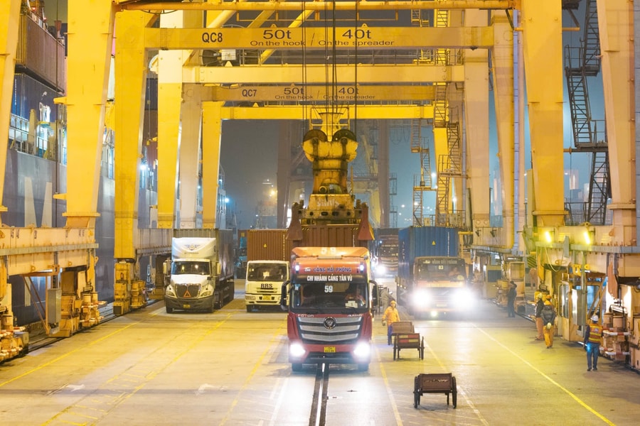 Cảng Hải Phòng miễn thu phí lưu container dịp Quốc khánh