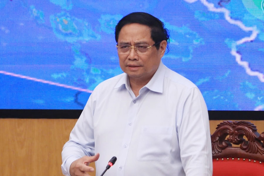 Thủ tướng yêu cầu đặt an toàn tính mạng người dân lên trên hết trong ứng phó bão số 5