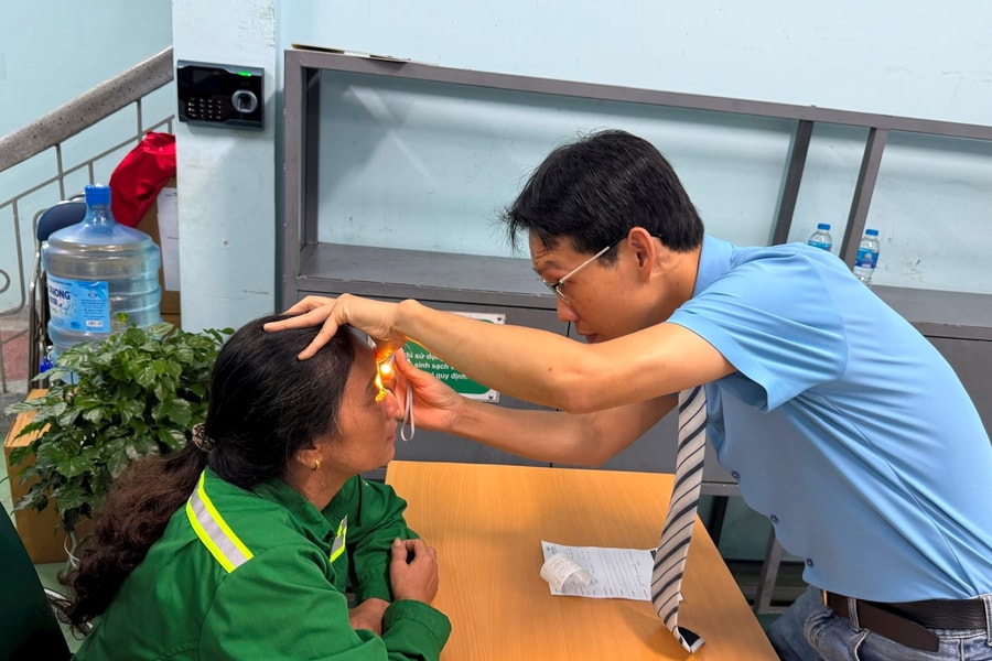 Chăm sóc sức khỏe người lao động - Bảo vệ 'vốn quý' của đơn vị, doanh nghiệp
