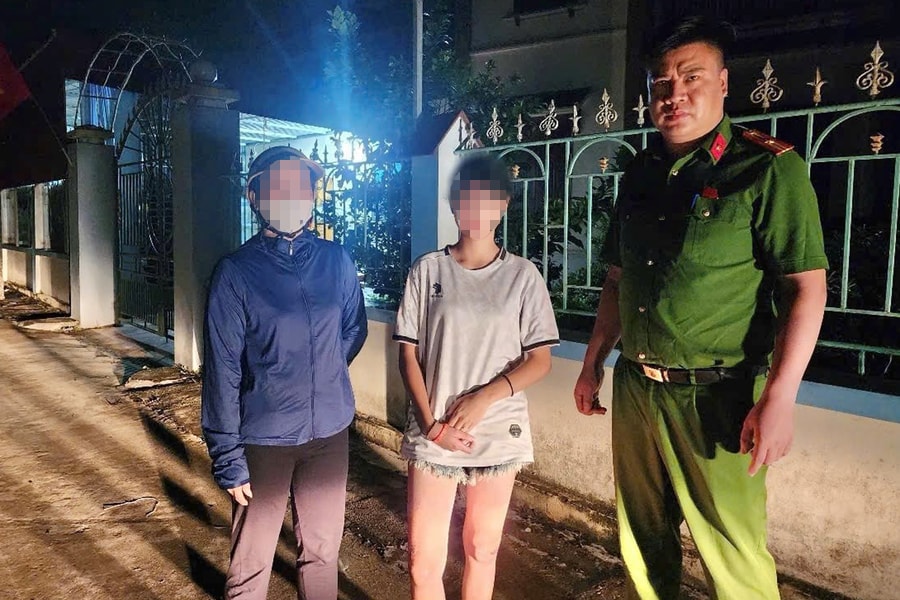 Công an xã Hợp Tiến hỗ trợ người dân tìm con ngay trong đêm