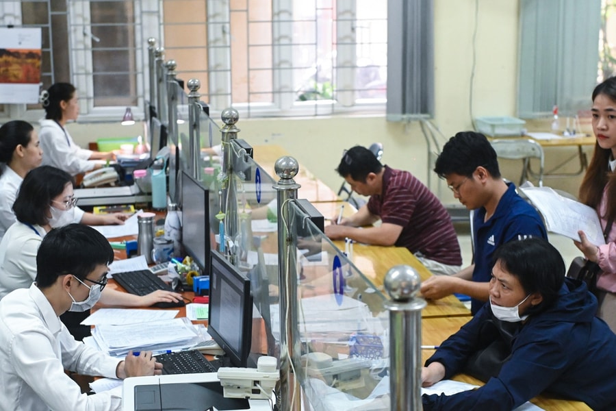 Bộ Nội vụ đề xuất giải pháp để tránh viên chức quản lý 'ngồi lâu lên lão làng'