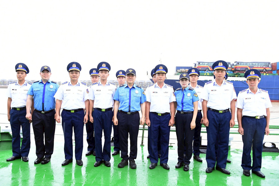 Lực lượng Bảo vệ bờ biển Hàn Quốc làm việc với Bộ Tư lệnh Vùng Cảnh sát biển 1