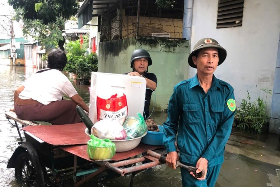 Hàng xóm 'tắt lửa tối đèn' có nhau