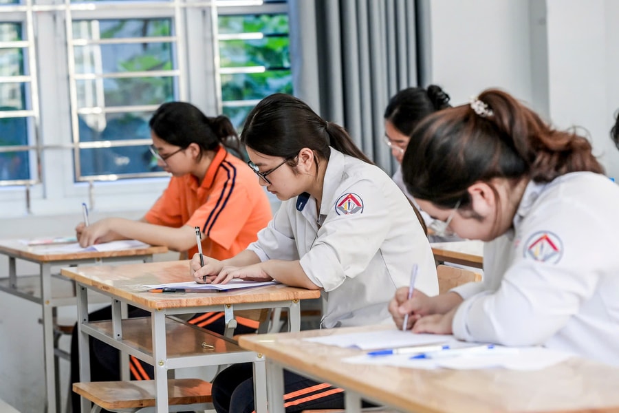 Bộ Giáo dục và Đào tạo: Trục trặc xét tuyển đại học là do các trường, hệ thống của bộ không lỗi
