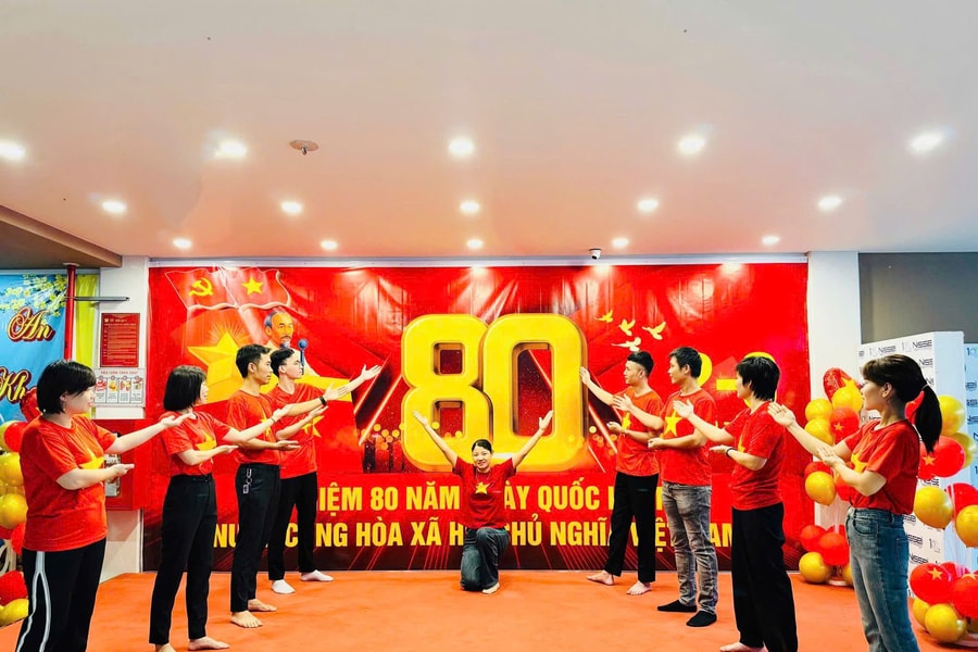 Điều chỉnh dự toán ngân sách Trung ương 11.000 tỷ đồng để tặng quà nhân dân