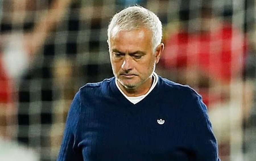 Huấn luyện viên Mourinho bị sa thải
