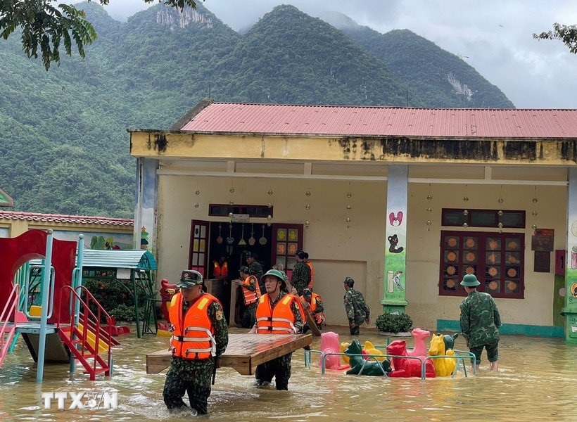 Không để học sinh thiếu trường, lớp, sách vở